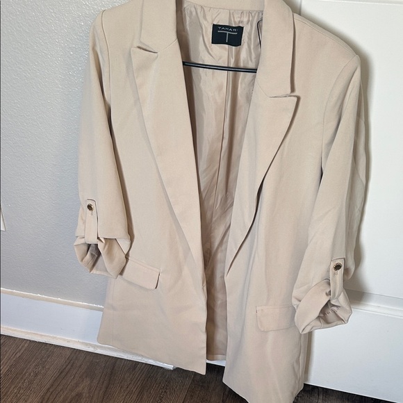Tahari Beige Blazer with Rolled Sleeves - Picture 3 of 11